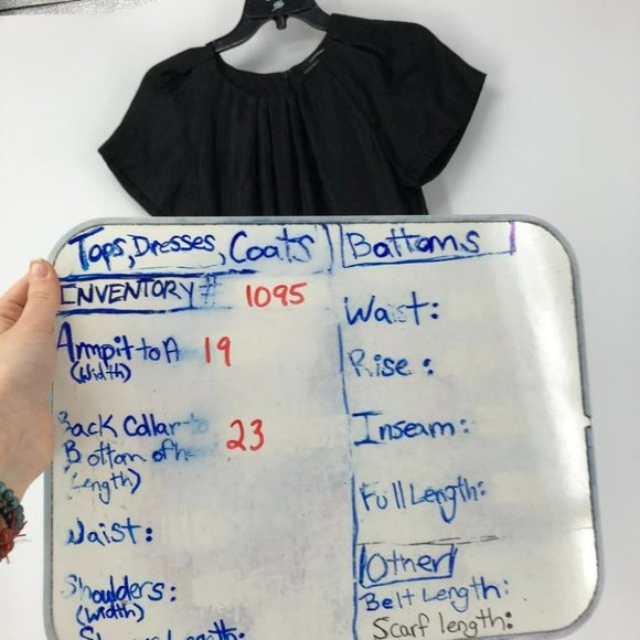 Club Monaco crepe black pleated scoop neck short sleeve blouse XS - Picture 10 of 12